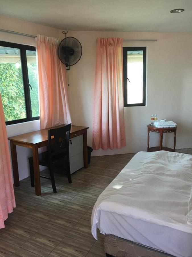 Pandan Goldcoast Holiday Villa Lundu Екстериор снимка